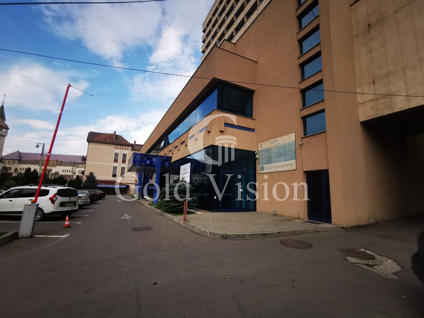 OPORTUNITATE! Spațiu comercial, 190 mp utili, zonă centrală - Poză 1