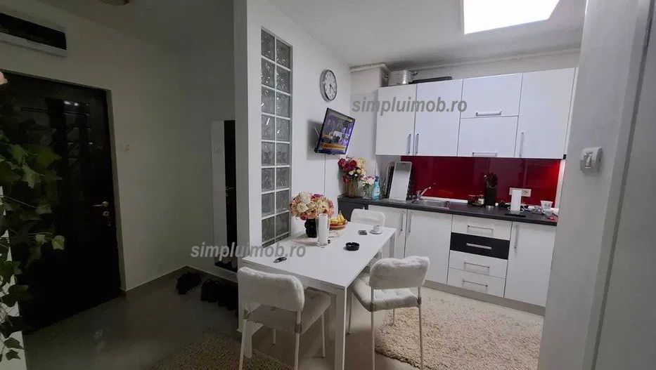 Decomandat parcare 3 camere renovat - Poză 6