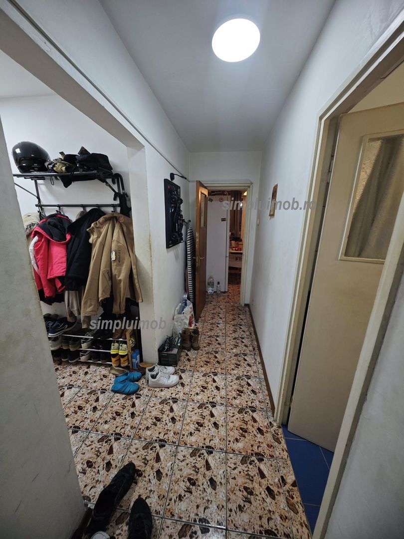 VANDUT! Carrefour Grand Arena decomandat Sector 4 - Poză 5