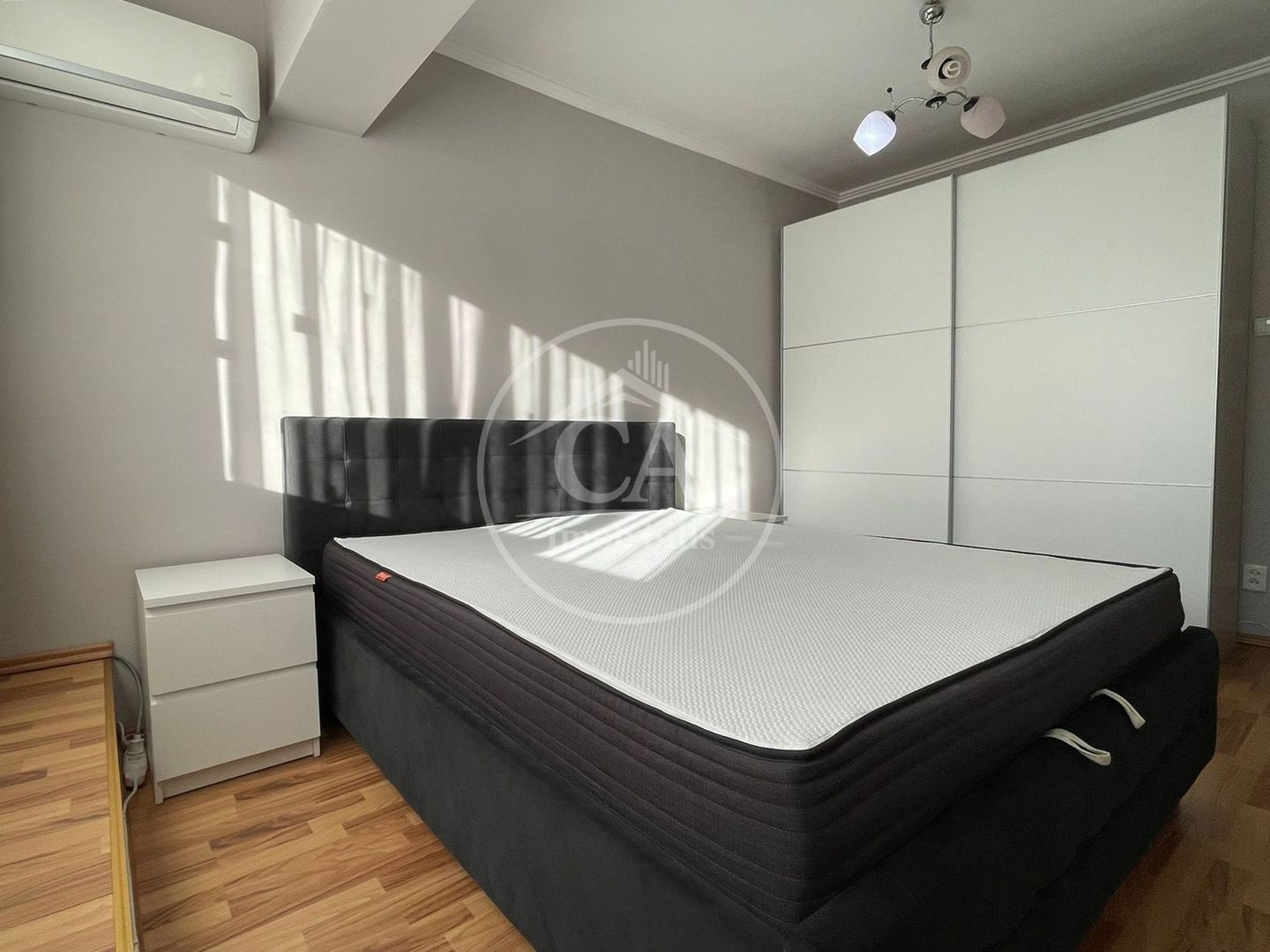 Apartament de închiriat cu 3 camere în zona Dacia, Oradea - Poză 2