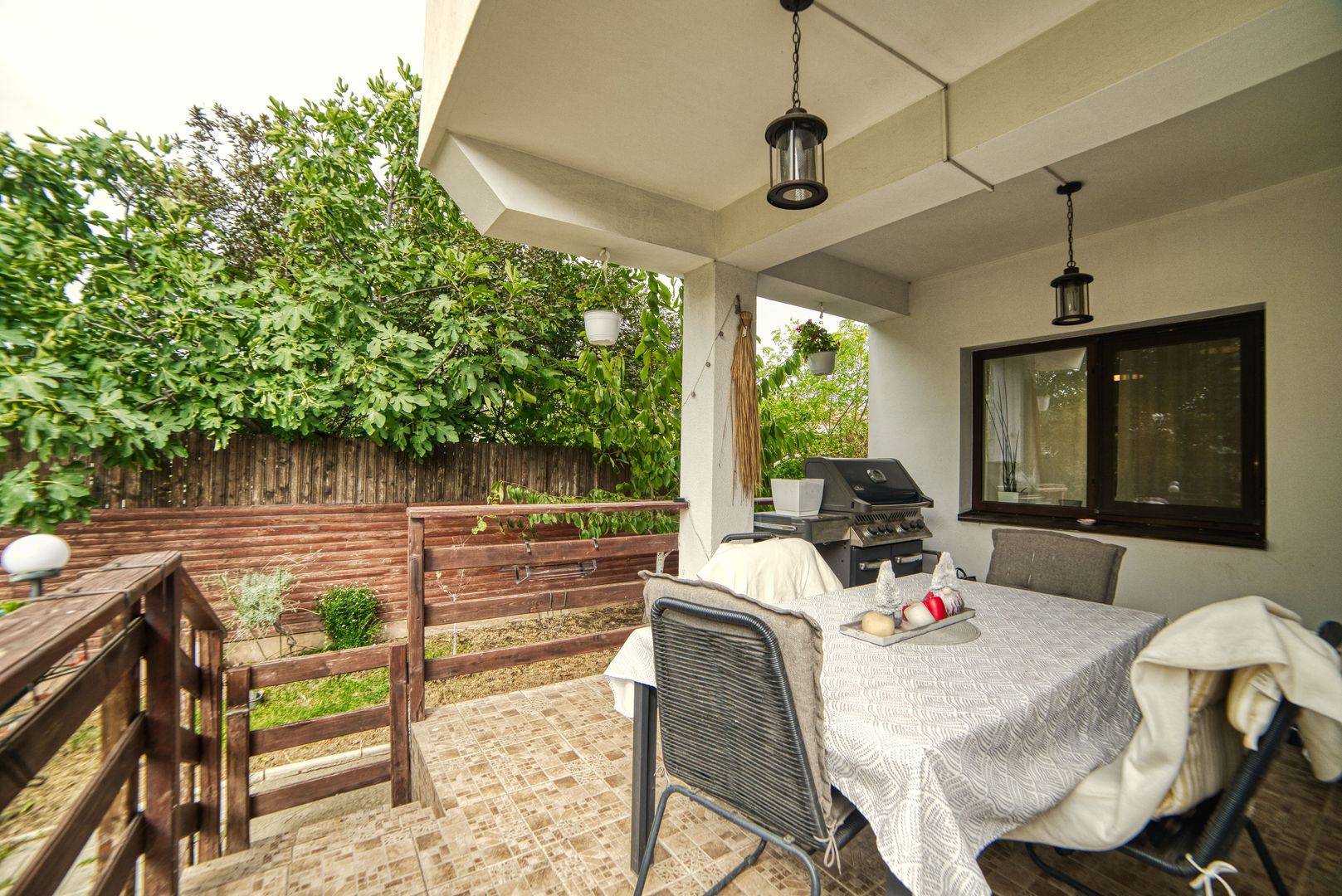 Casa complet mobilata 5 camere 3 bai curte generoasa - Poză 6