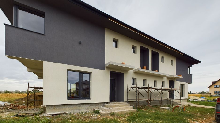 Casă Nouă, Proiect Contemporan în Domnești Clinceni - Poză 1