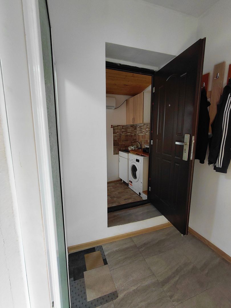 Apartament 1 camera la curte ,str. Traian - Poză 5