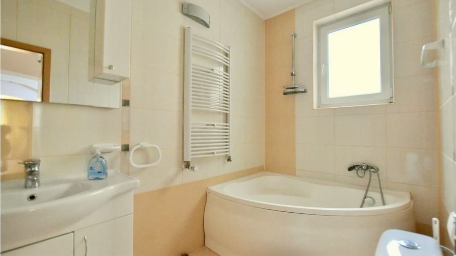 Apartament spațios cu 3 camere, 2 băi –  Punctele Cardinale - Poză 8