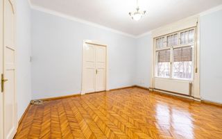 Apartament nemobilat, 3 camere, etaj 1, Bld.Revoluției - Poză 8