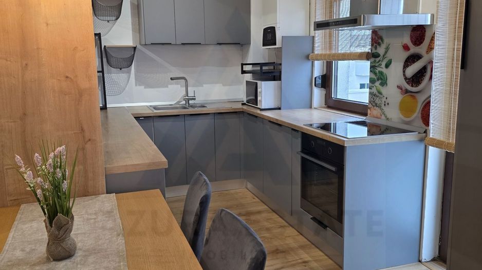 Penthouse spatios 80 mp utili 2 balcoane si terasa parcare Selimbar - Poză 2