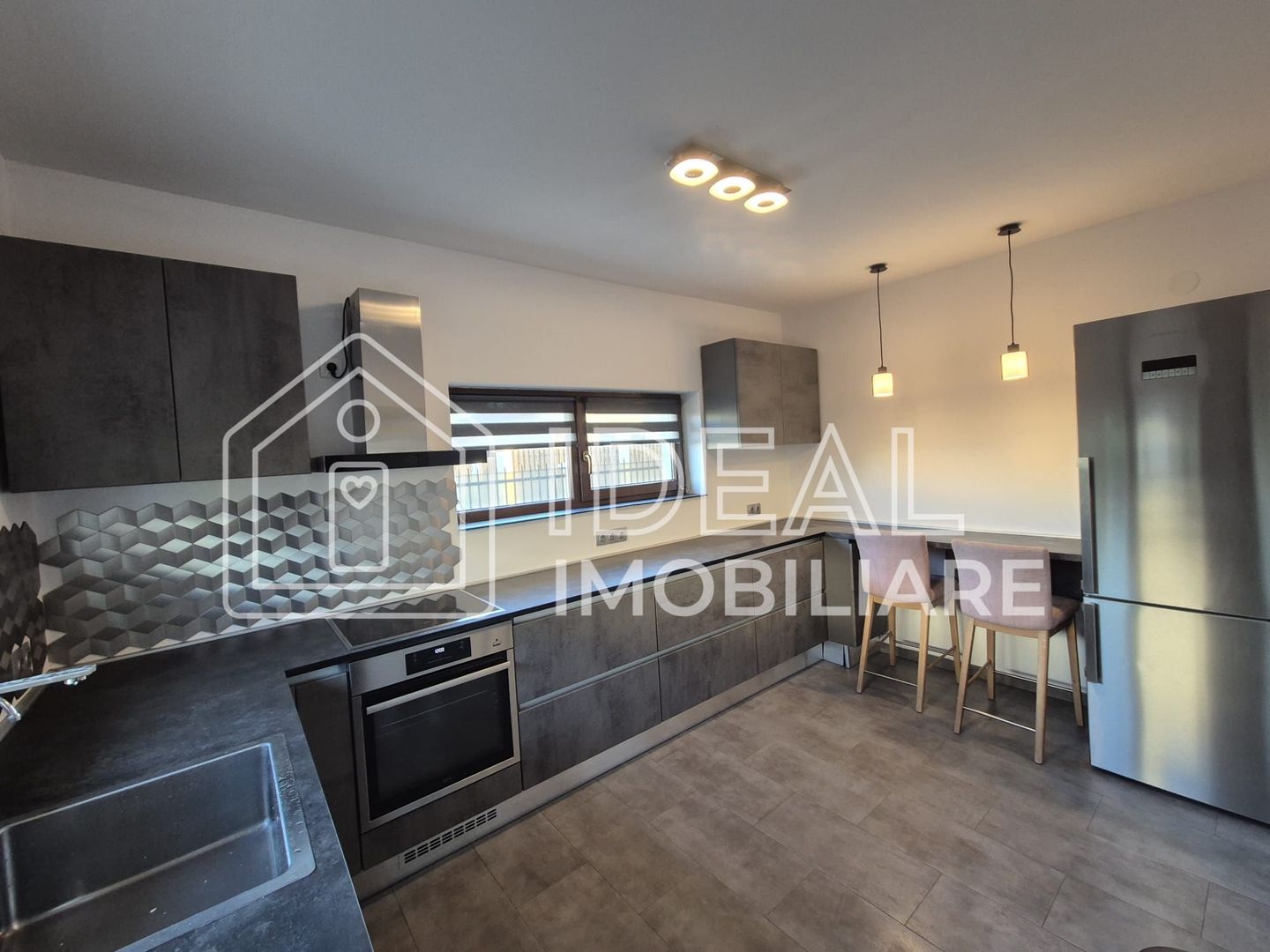 Casă tip duplex de închiriat în Șelimbăr | 121mpu și 140 mp curte - Poză 4