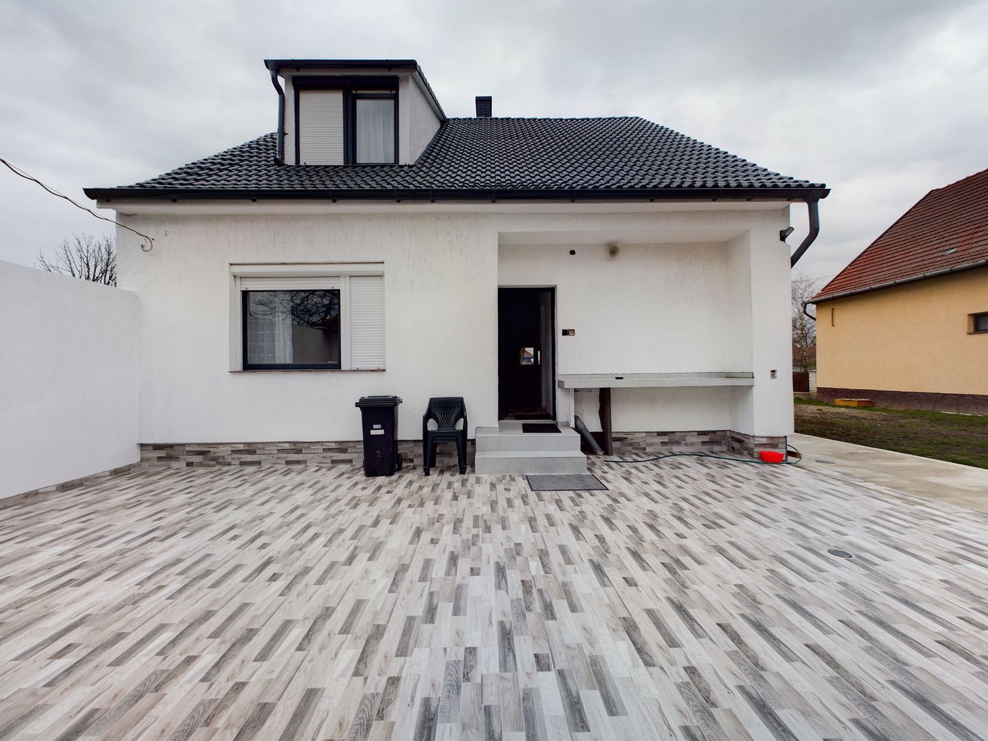 Casă nouă cu teren generos la graniță - Poză 2