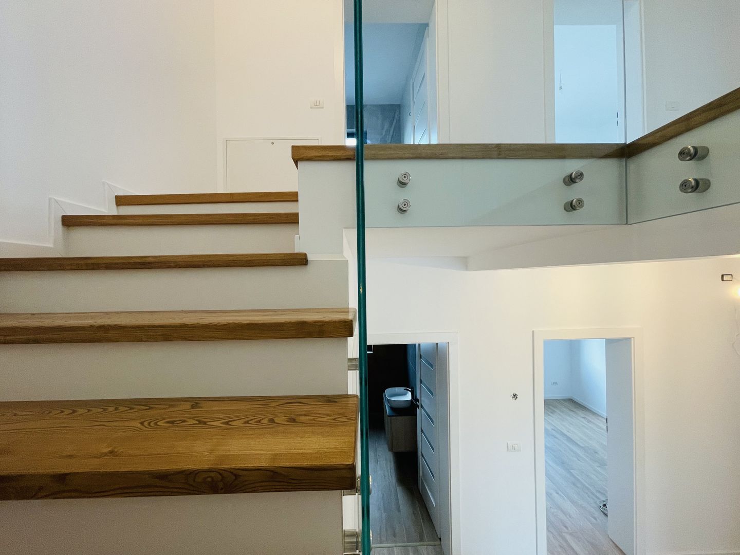 Duplex Ultramodern, impecabil executat | 4 dormitoare & 2 terase - Poză 25