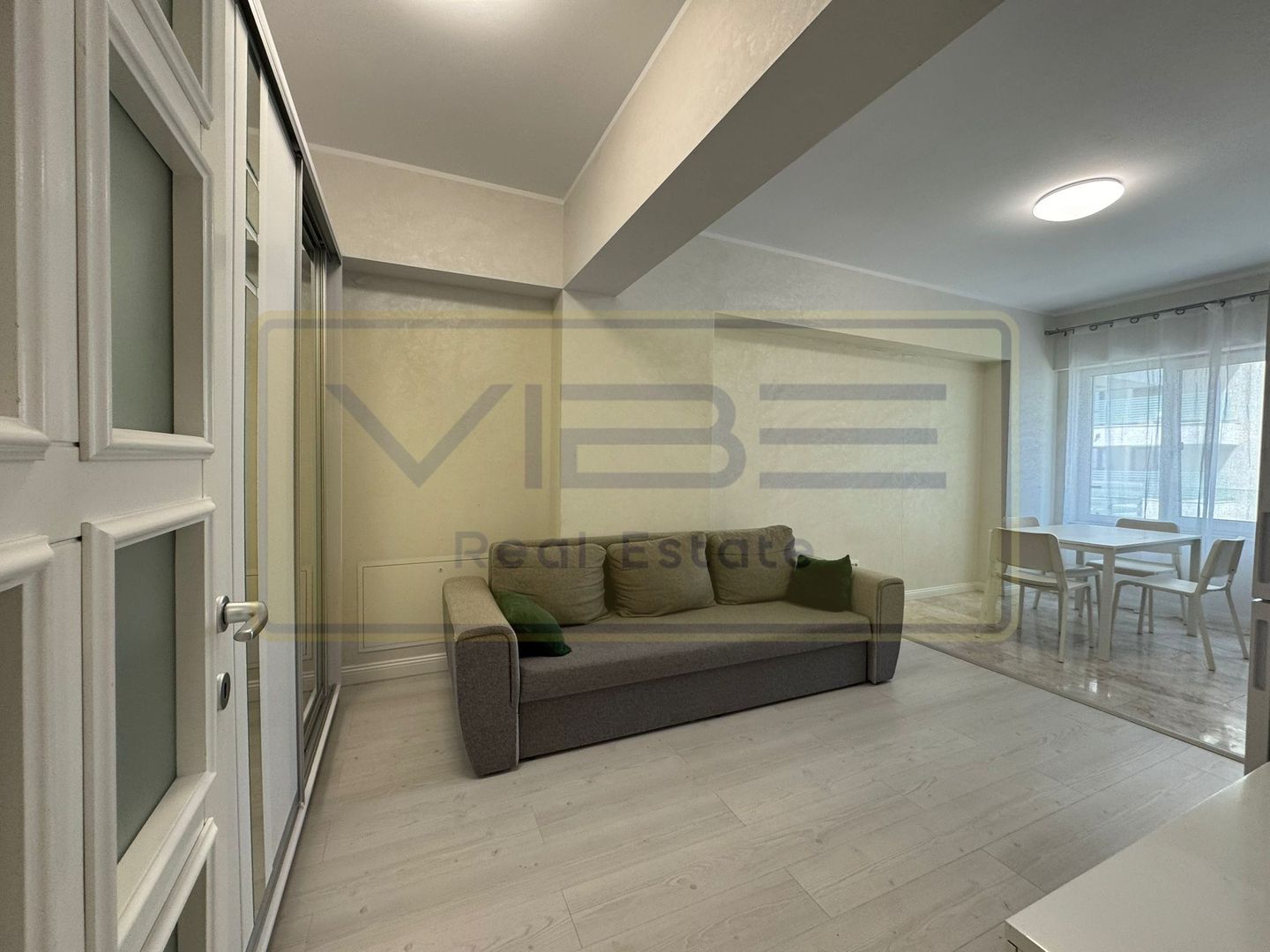 Apartament 2 camere Royal Town Copou - Poză 5