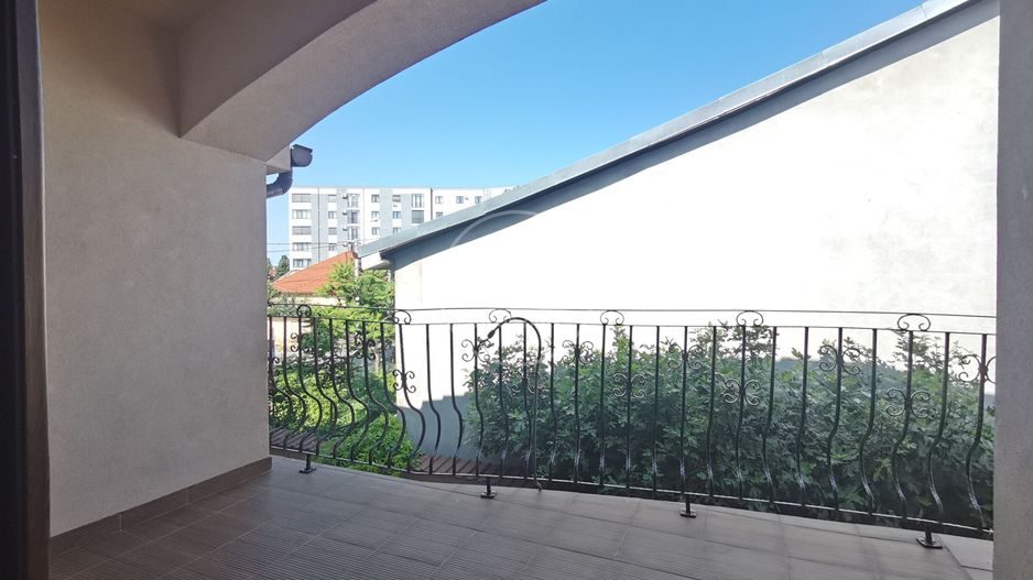 Casa de închiriat cu 7 camere în zona Dimitrie Cantemir, Oradea - Poză 20