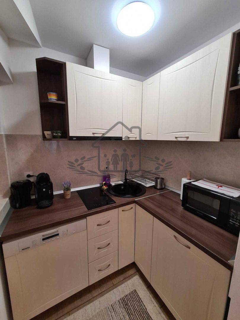 Garsonieră mobilată, zonă ultracentrală, ideală pentru regim hotelier - Poză 6