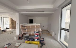 Vilă de Lux cu Piscină Privată și Deschidere Directă la Lacul Snagov - Poză 15