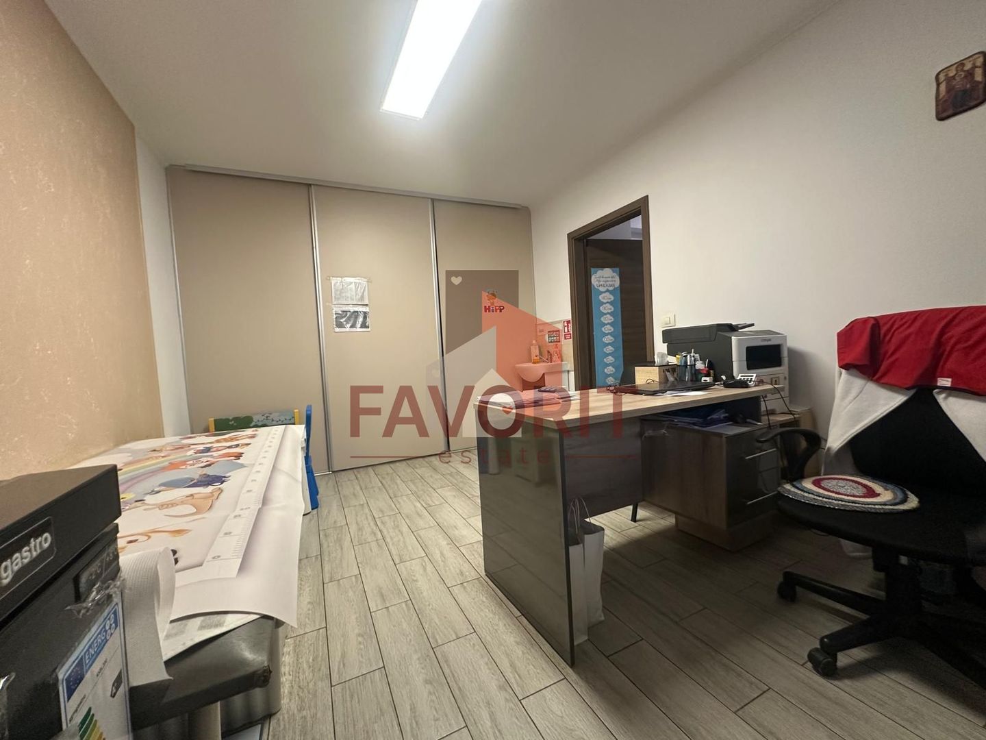 spatiu comercial cabinet | centrala proprie | investitie | zona excelenta | - Poză 1