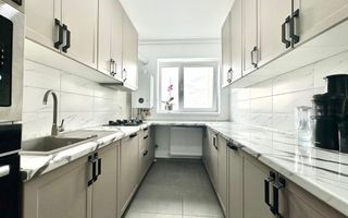 Apartament 3 camere, decomandat, cu loc de parcare - Poză 4