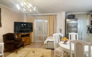 Vând apartament 3 camere | Zonă centrală - Poză 2
