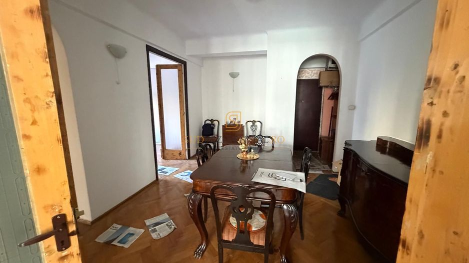 Apartament cu 4 camere în zona Universitate – proprietate cu istorie - Poză 2