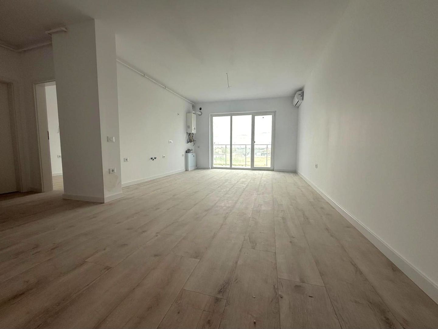 Apartament de 2 camere, decomandat, bloc nou! - Poză 2