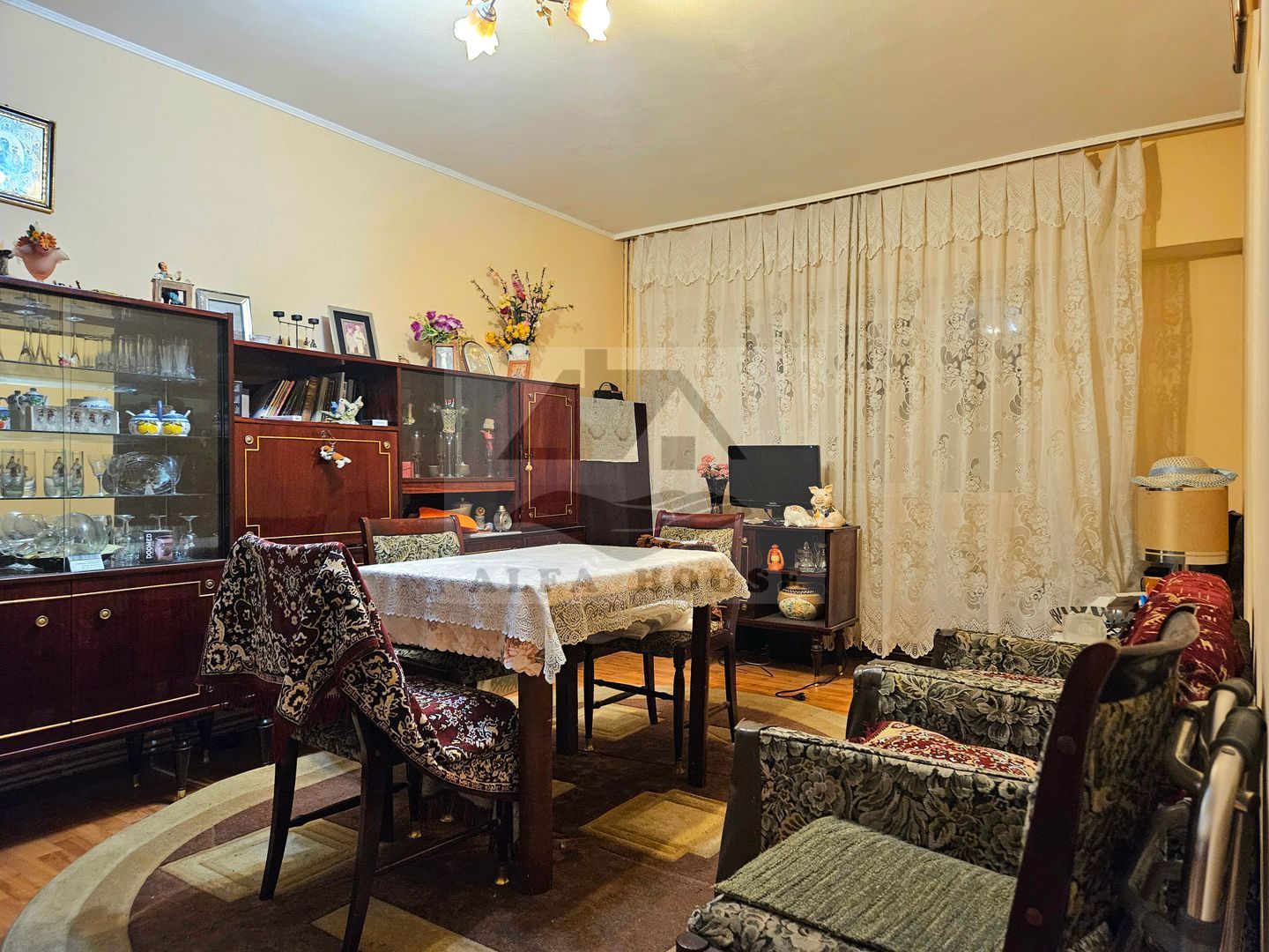 Apartament cu trei camere, zona Racadau 75 mp - Poză 1