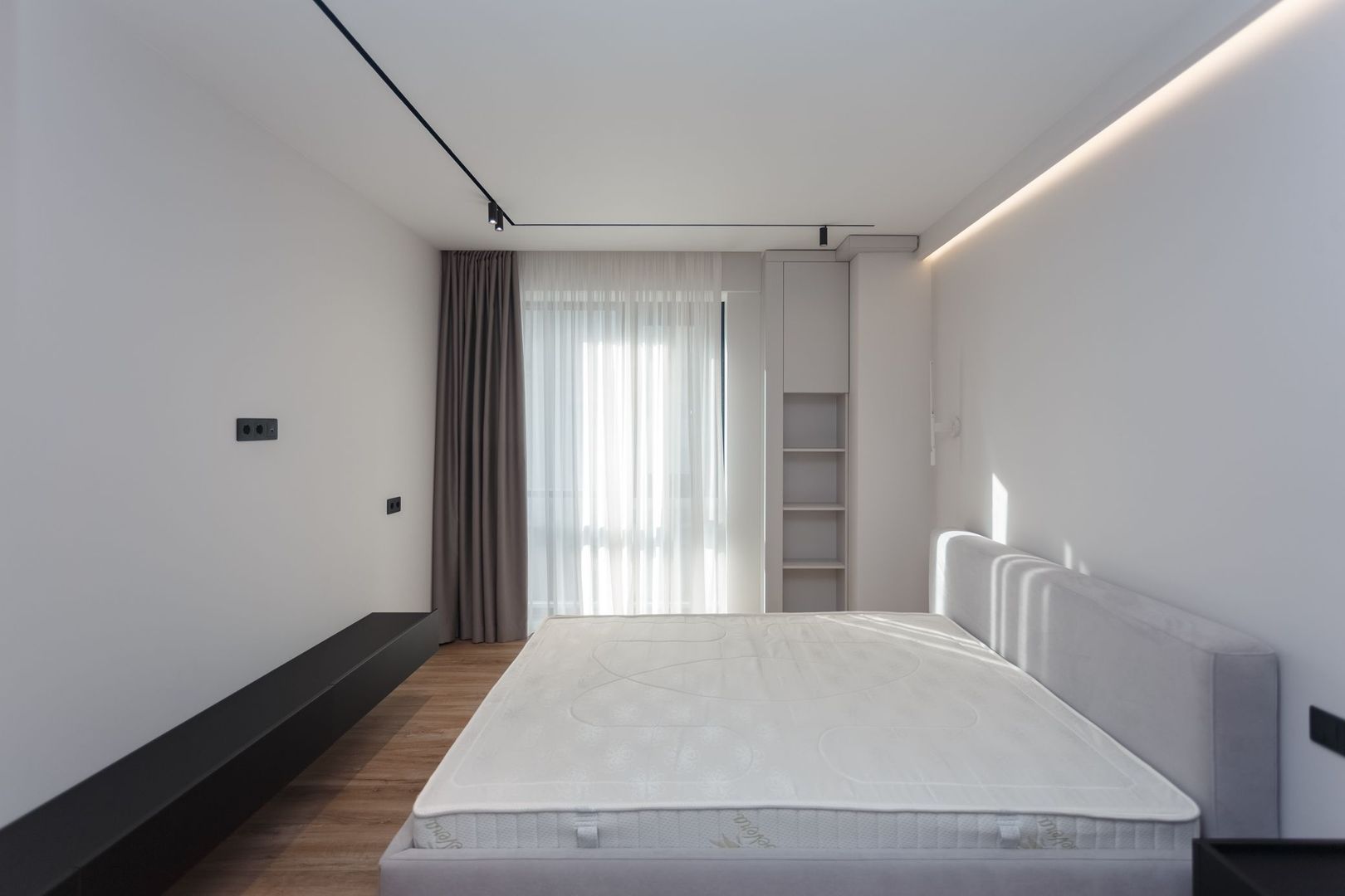 De închiriat apartament, 2 dormitoare, str. Teatrală 3, Centru. - Poză 13