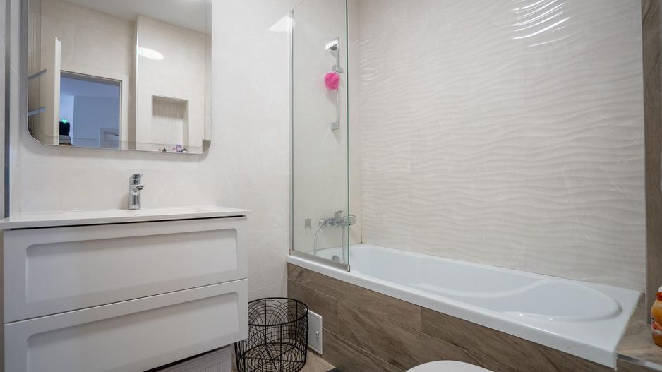 De inchiriat apartament 3 camere prima onestilor cu loc de parcare - Poză 4