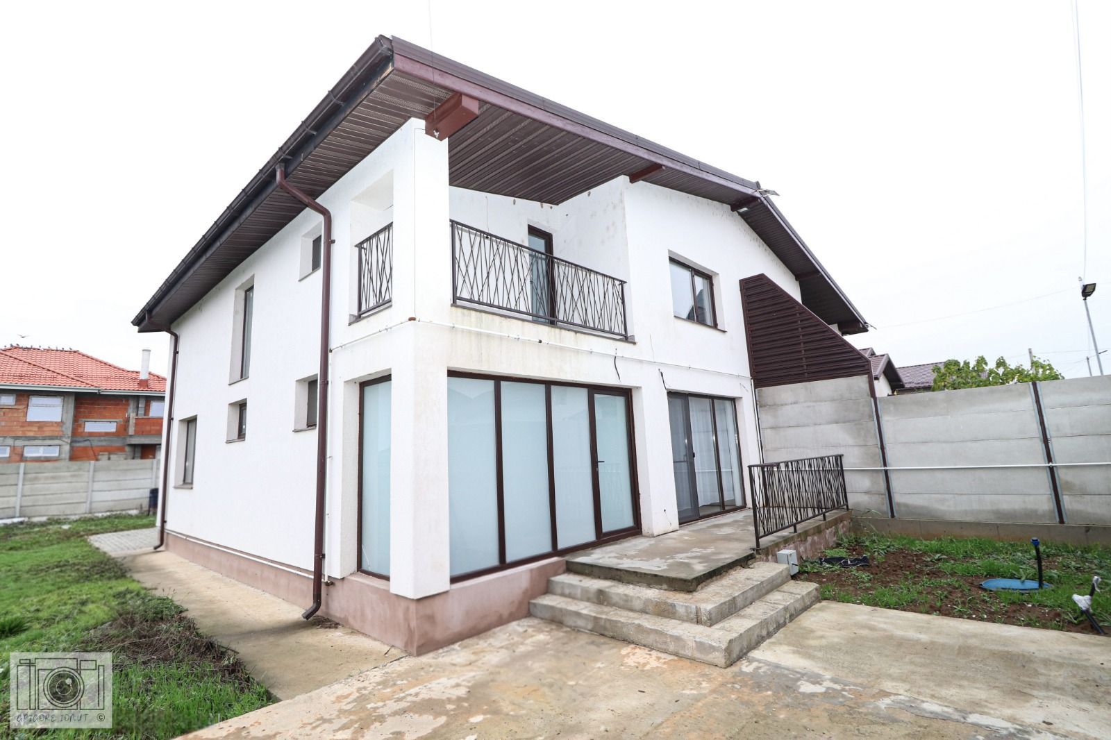 Soluție Locativă pentru Firme: Vilă cu Capacitate Mare în Ciorogarla - Poză 1