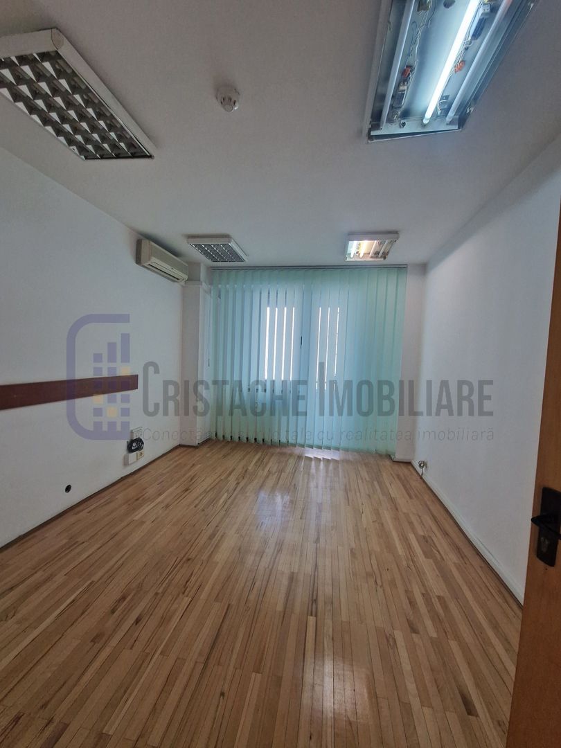 Birou 3 camere, decomandat, nemobilat, Națiunile Unite - Poză 2