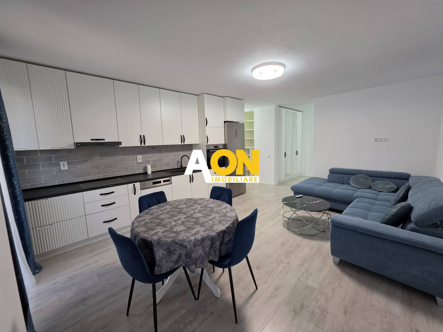 Apartament 2 camere, mobilat, utilat, et.1, pompe de căldură, parcare - Poză 3
