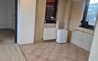 Apartament 3 camere Ghencea, curte cu foișor, parter - Poză 3