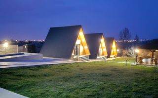Complex din casa noua si 3 cabane, piscina încalzita 6600 mp teren - Poză 8