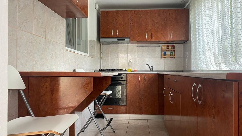 Modificat in 3 camere! Vanzare apartament in Targoviste-Micro 4 - Poză 6