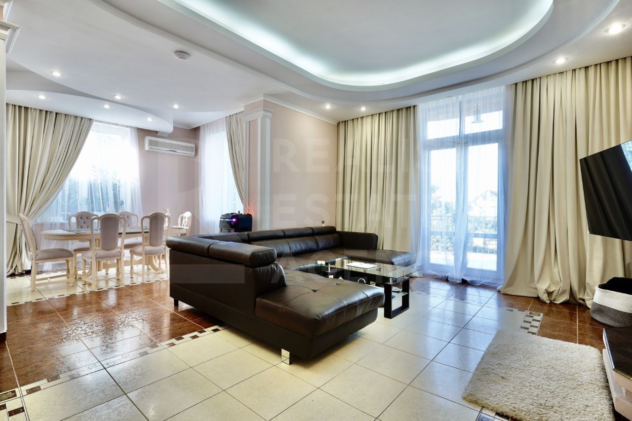 Chirie, casă, 4 camere, strada Costiujeni, Codru - Poză 1