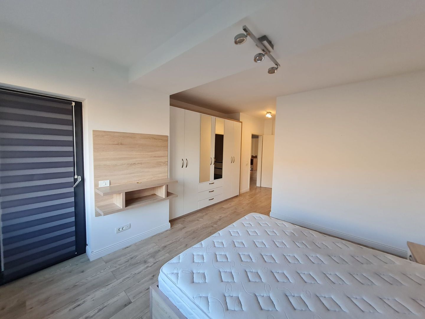 Apartament generos 4 camere zona Elisabetin - Poză 6