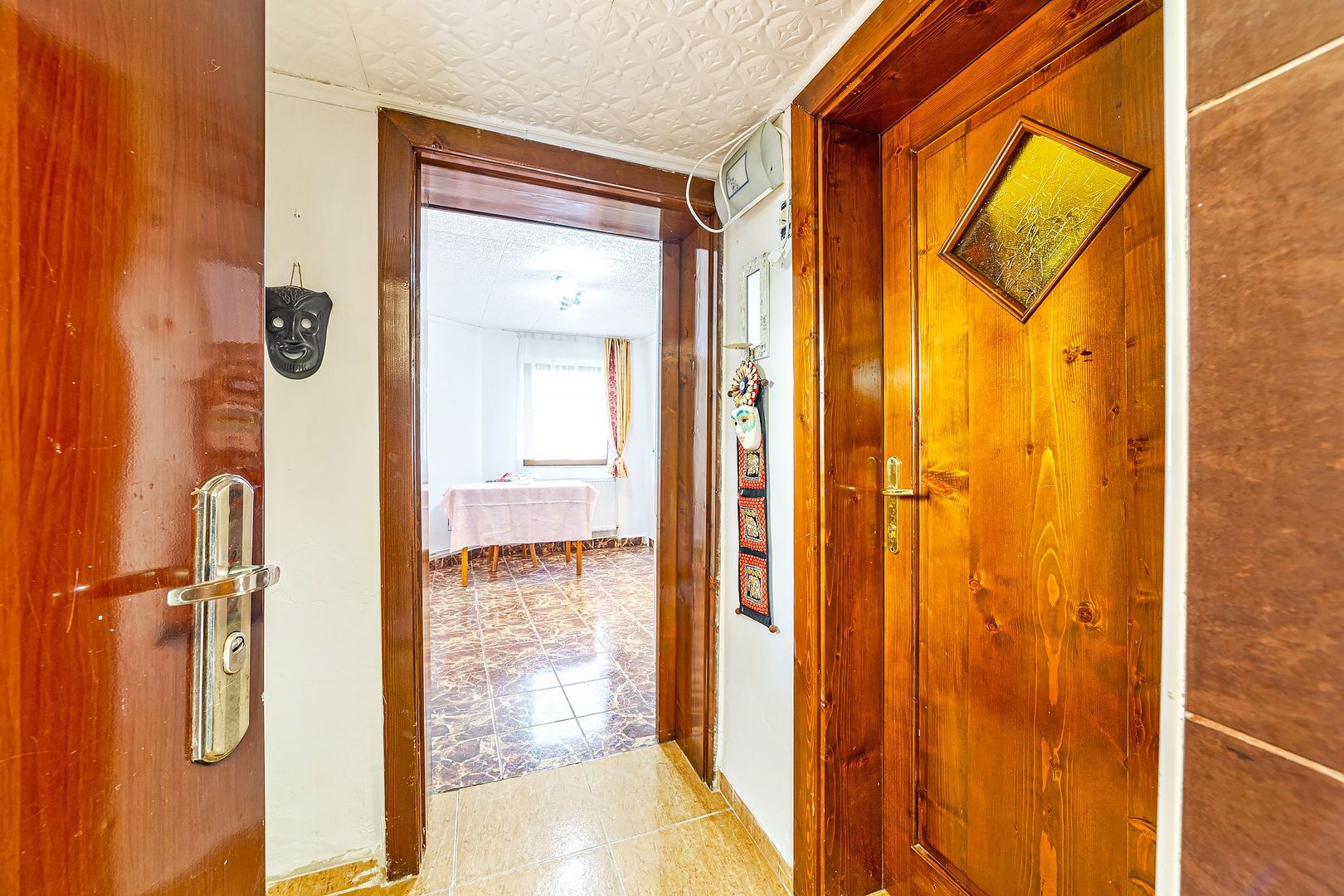 Vandut Apartament cu doua camere, central, la parter. - Poză 7