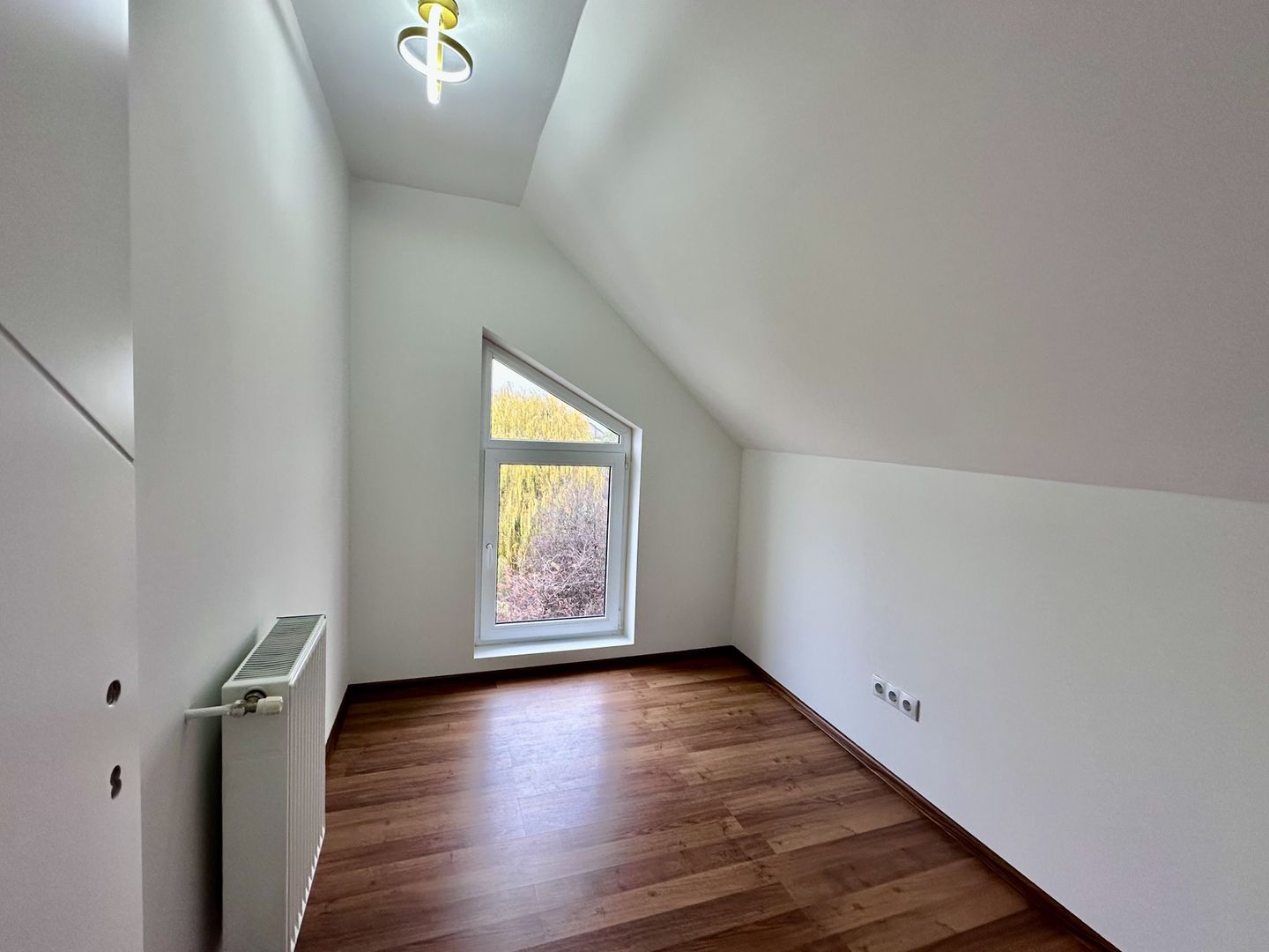 Apartament cu 3 camere de vânzare în Dumbravita - Poză 16