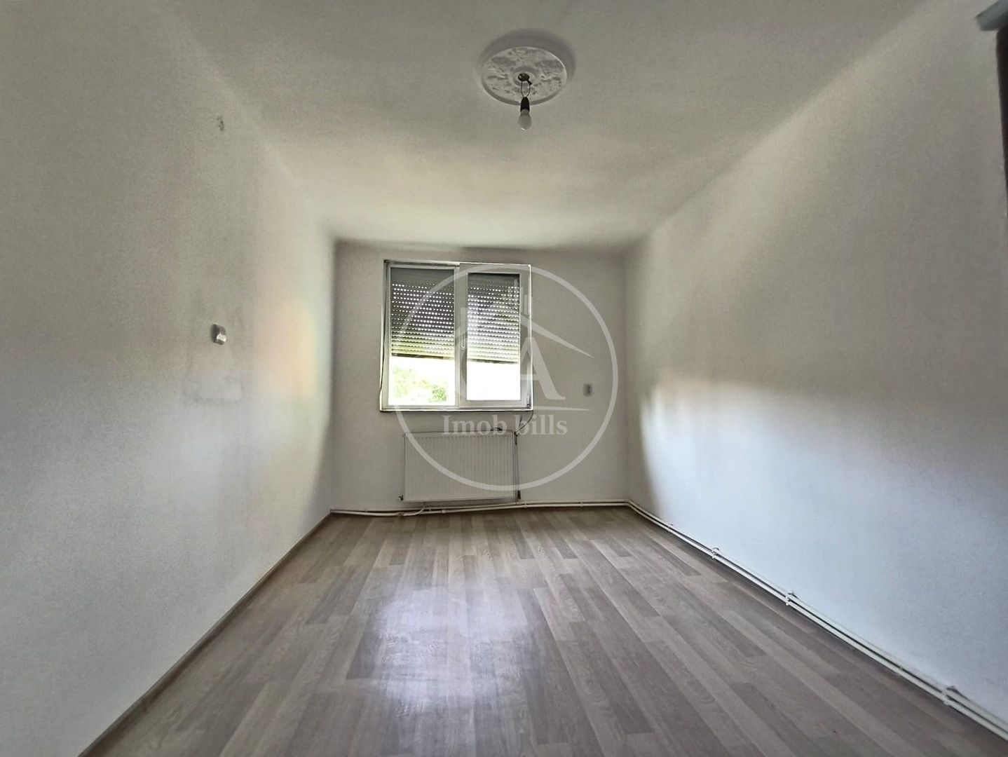 Apartament de vanzare cu 2 camere si curte in zona Centrala, Otadeaa - Poză 4