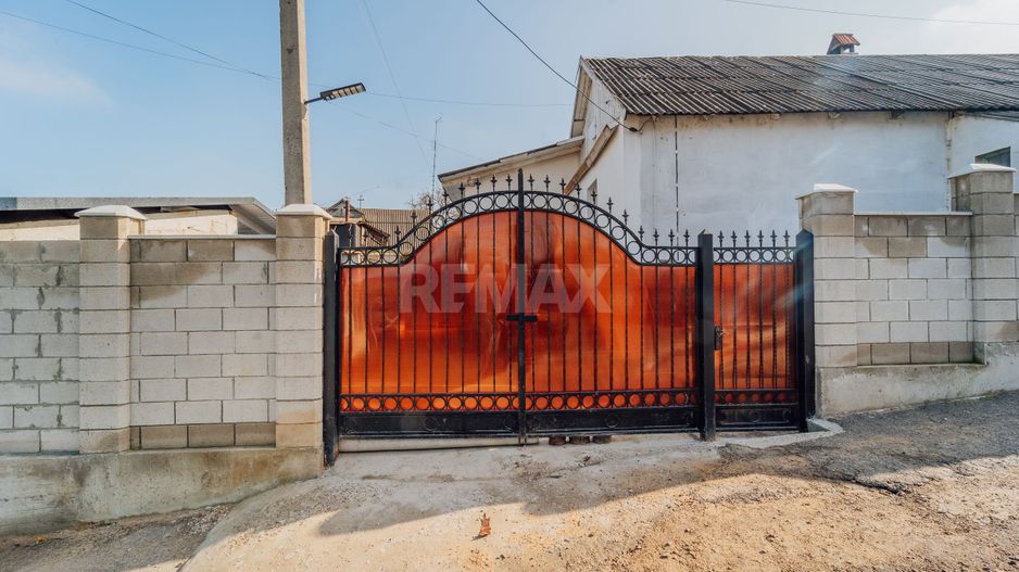 Casă în Vatra - strada centrală Linella - Poză 1