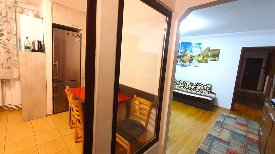 Central, 4 camere, etaj 1, mobilat si utilat - Poză 2