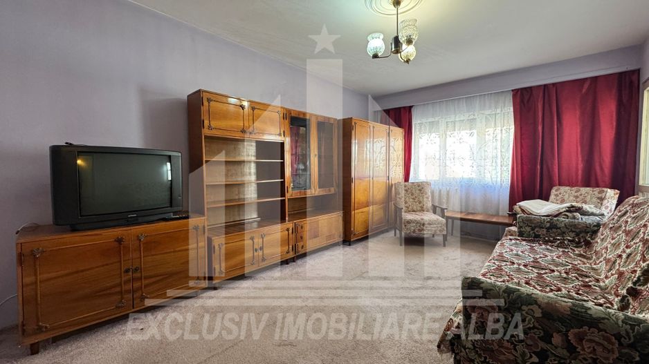 Apartament cu 3 camere decomandate de inchiriat, Cetate - Poză 1