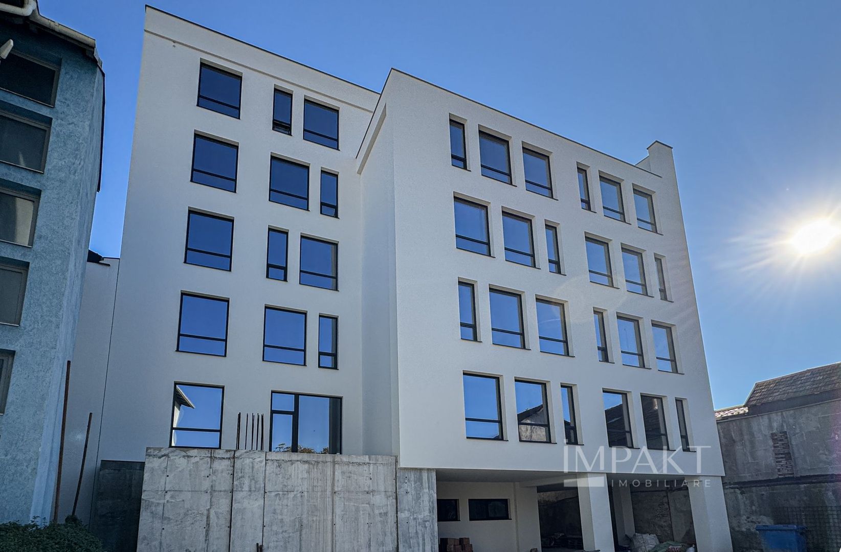 Imobil versatil cu functiuni mixte zona P-ta Mihai Viteazul - Poză 2