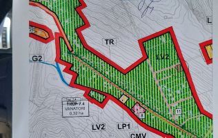 Teren intravilan de 869 mp în Vânători