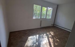 Favorit-Gh Lazar 3 camere parter cu centrala proprie - Poză 8