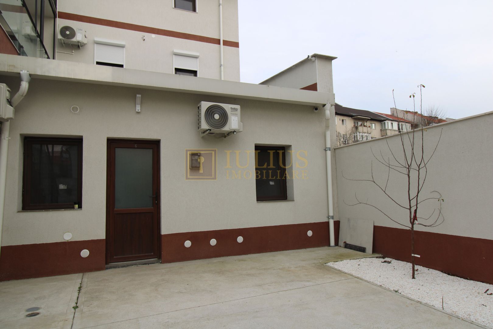 Apartament utilat  modern , situat la parter, curte coumuna privata - Poză 15