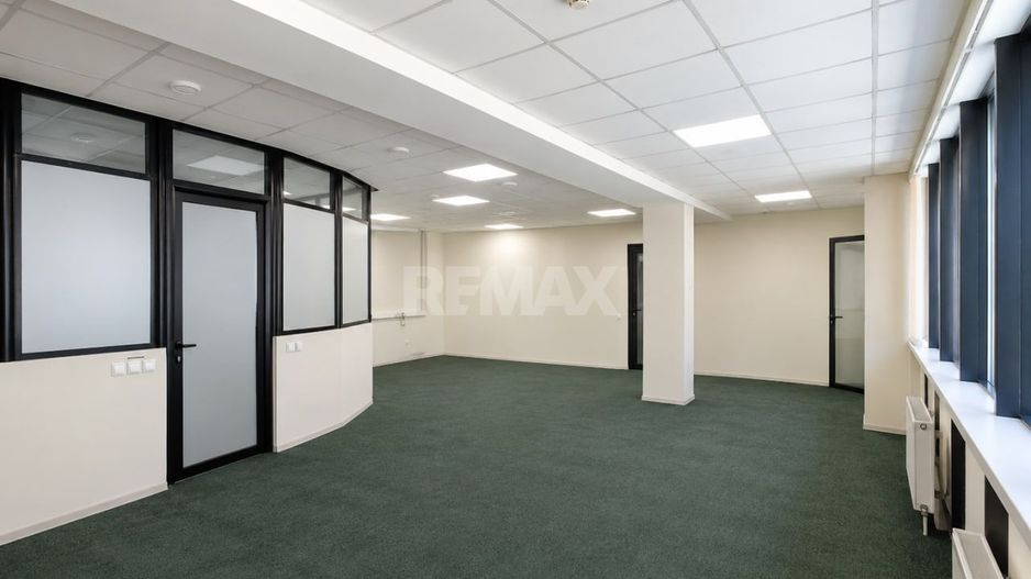 Chirie Birou. Centru, str Serghei Lazo 71 m.p - Poză 6