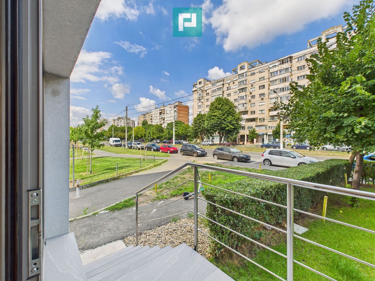 Spațiu modern cu acces stradal în zona circulată - Poză 4