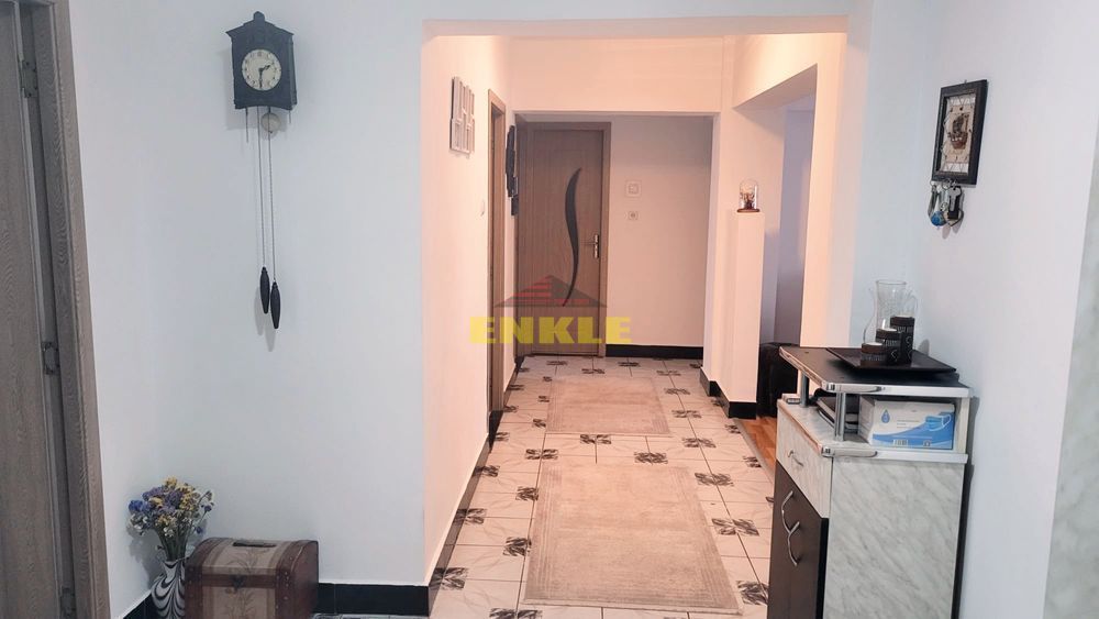 Apartament 4 camere, 90 mp, 2 băi, 2 balcoane, loc parcare+ boxa - Poză 4