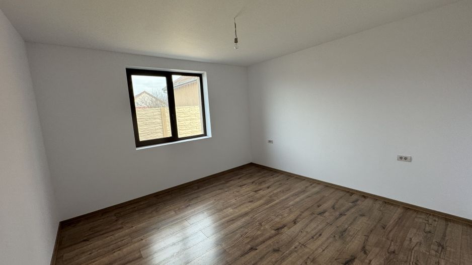 Casa Individuala Parter,Sanmihaiu Roman,3 Camere,Toate Utilitatile - Poză 10