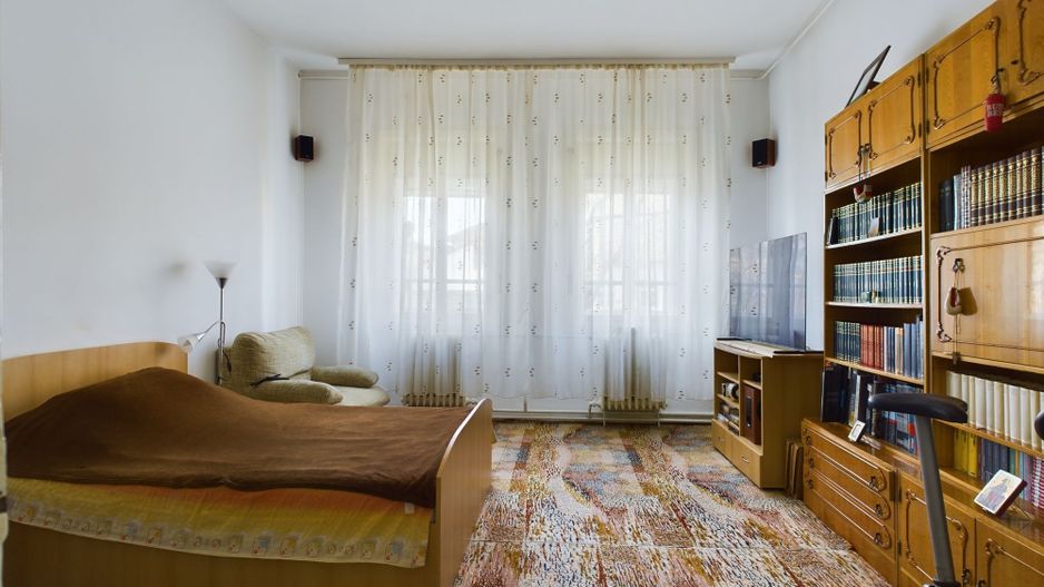 Casă individuală cu teren de 1100 mp și 3 apartamente în curte - Poză 10