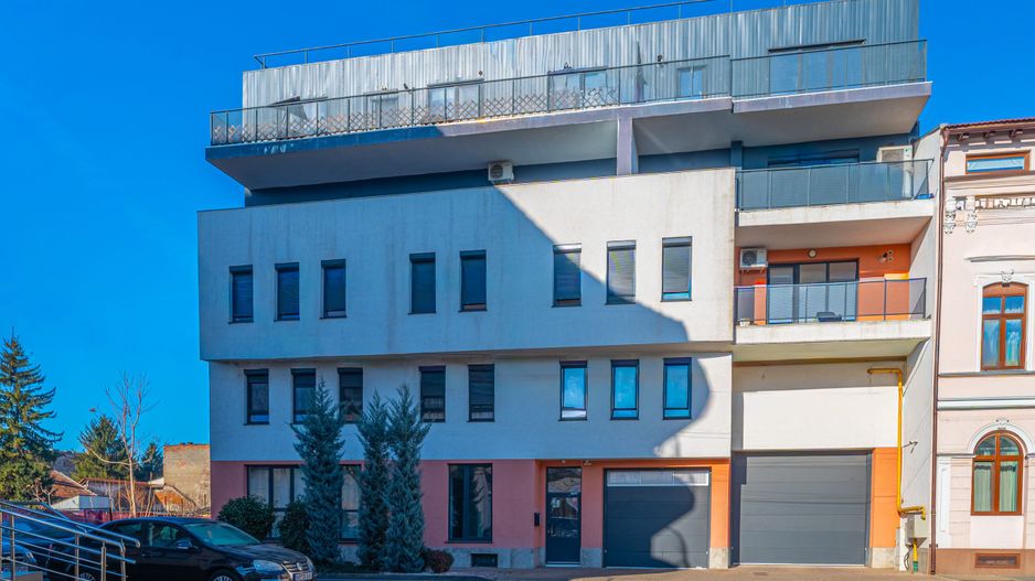 Apartament ultracentral de excepție,  pentru familie sau investiție - Poză 1