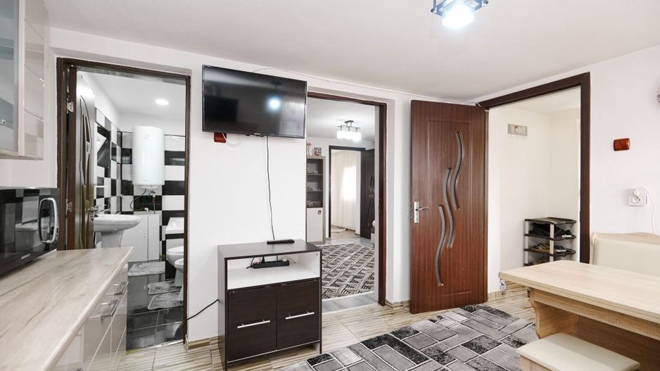 Casa  + anexa în Com.  Petresti, Sat Gherghesti - Dambovița - Poză 8